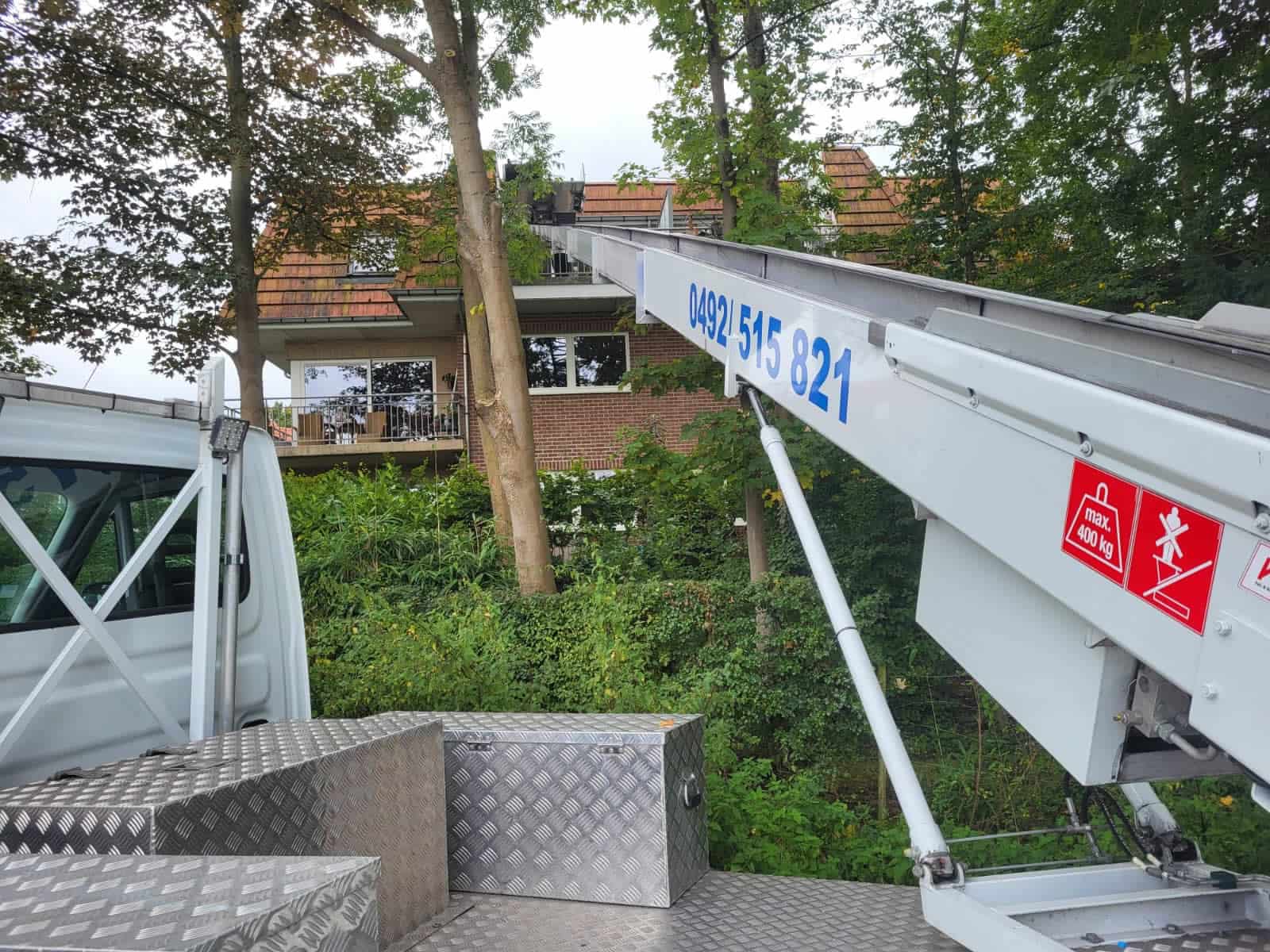 slide1-min
